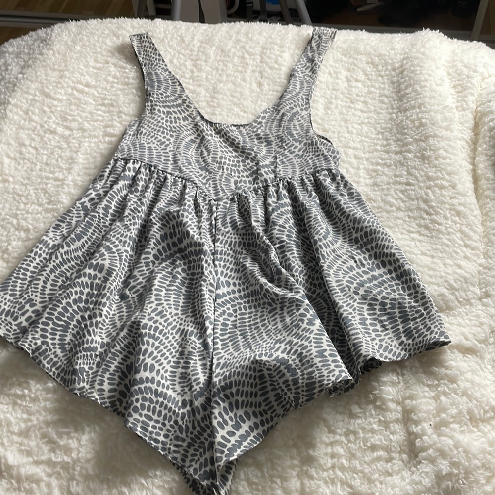 Phanuel Print Romper in Grey/ White - Size Small
